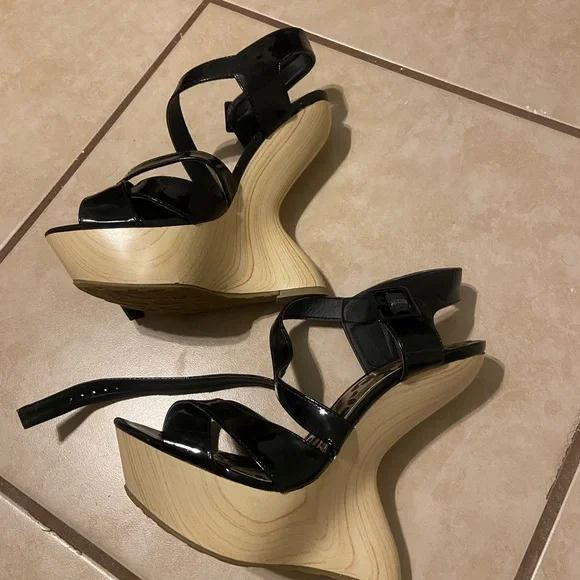 Dollhouse Black Patent Leather Platform Sandals - Picture 2 of 4